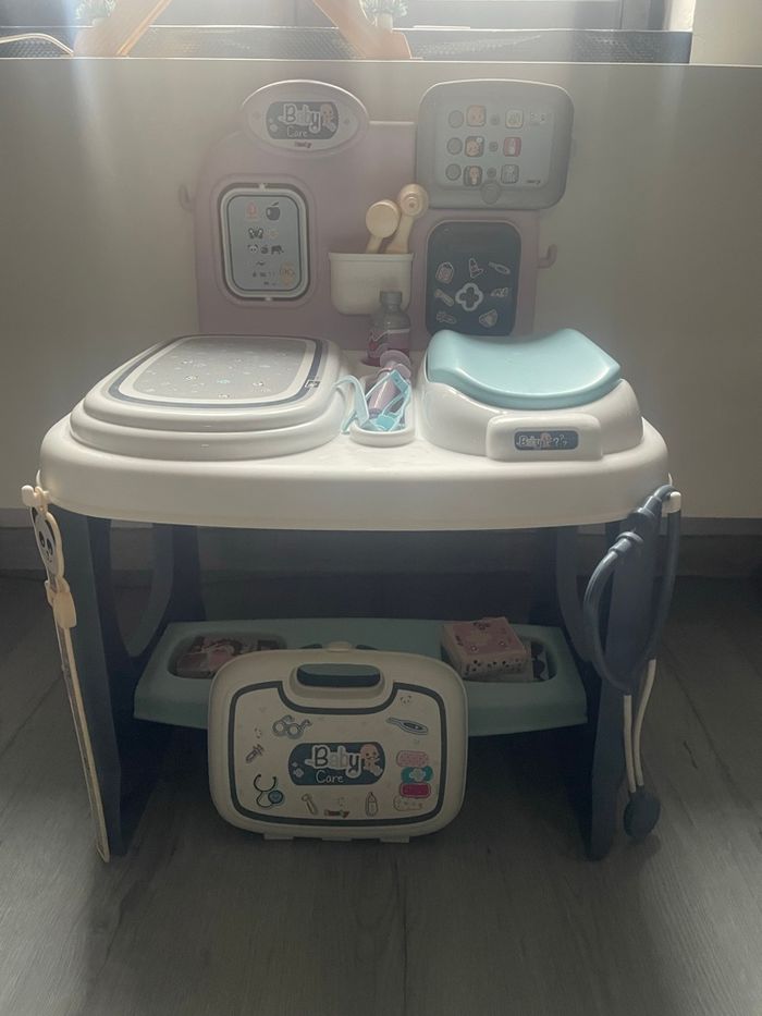 Centre de soins baby care avec malette en plus