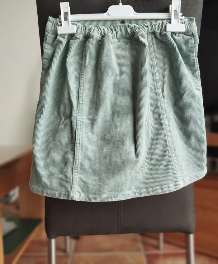 Jupe en velours vert pâle 12 ans - photo numéro 2
