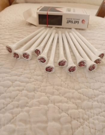 Tees de golf en bois neufs 
