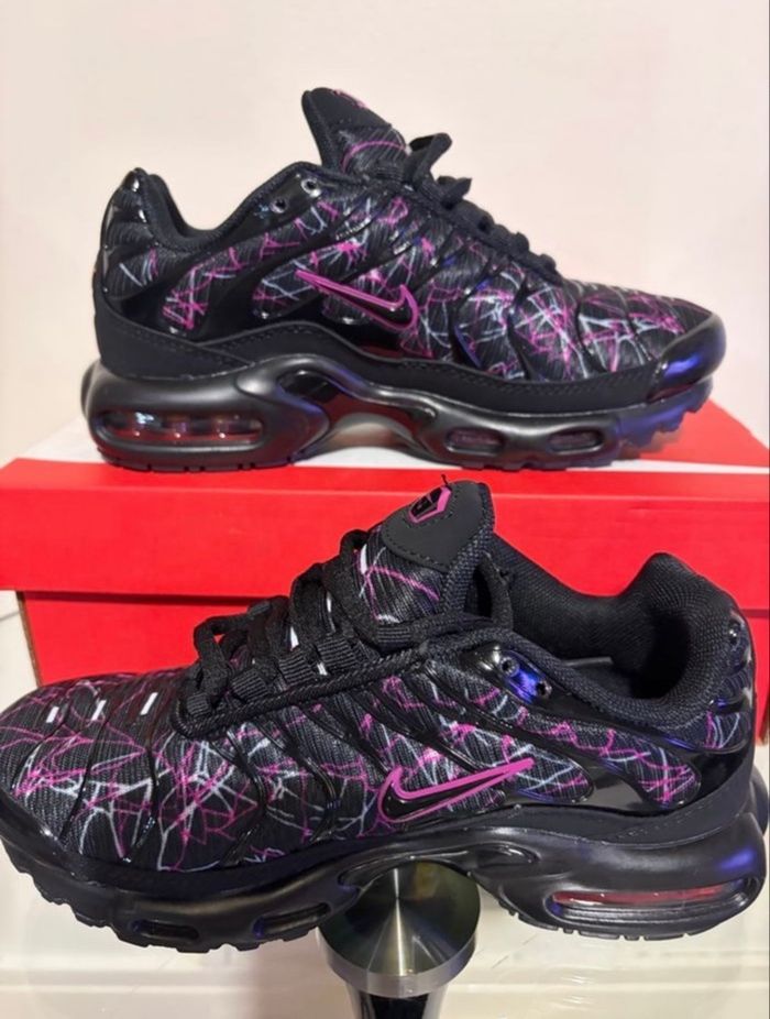 Nike tn enfant galactique noir violet 33