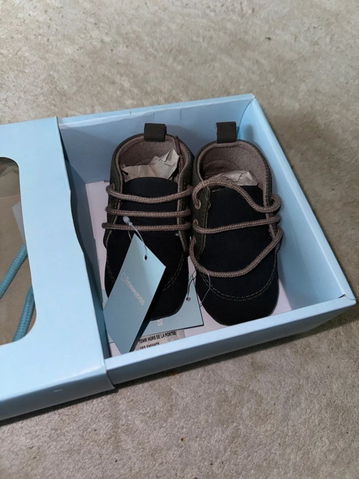 Coffret chaussure bébé fille souple taille 19 j neuf - photo numéro 2