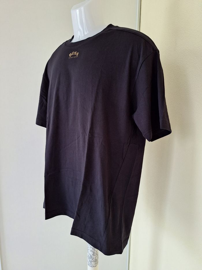 T-shirt taille M Hugo Boss - photo numéro 3