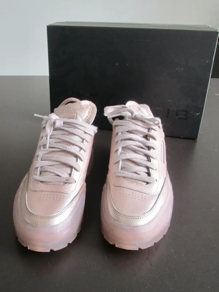 Reebok x Cardi B - photo numéro 2