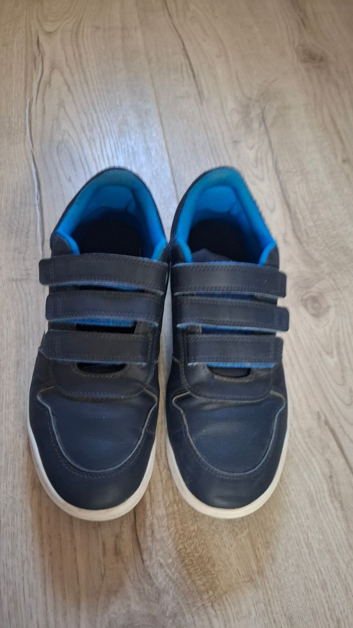 Basket Adidas T37,5 comme neuves - photo numéro 3