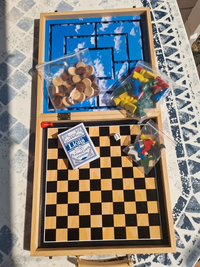 Mallette de jeux en bois - photo numéro 3