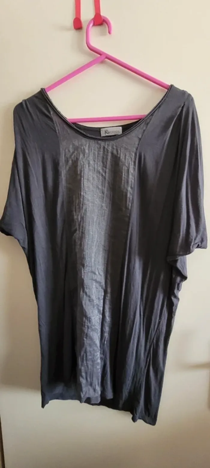 T shirt gris à manches chauve-souris