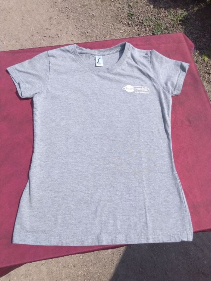 T-shirt gris fun radio taille S neuf