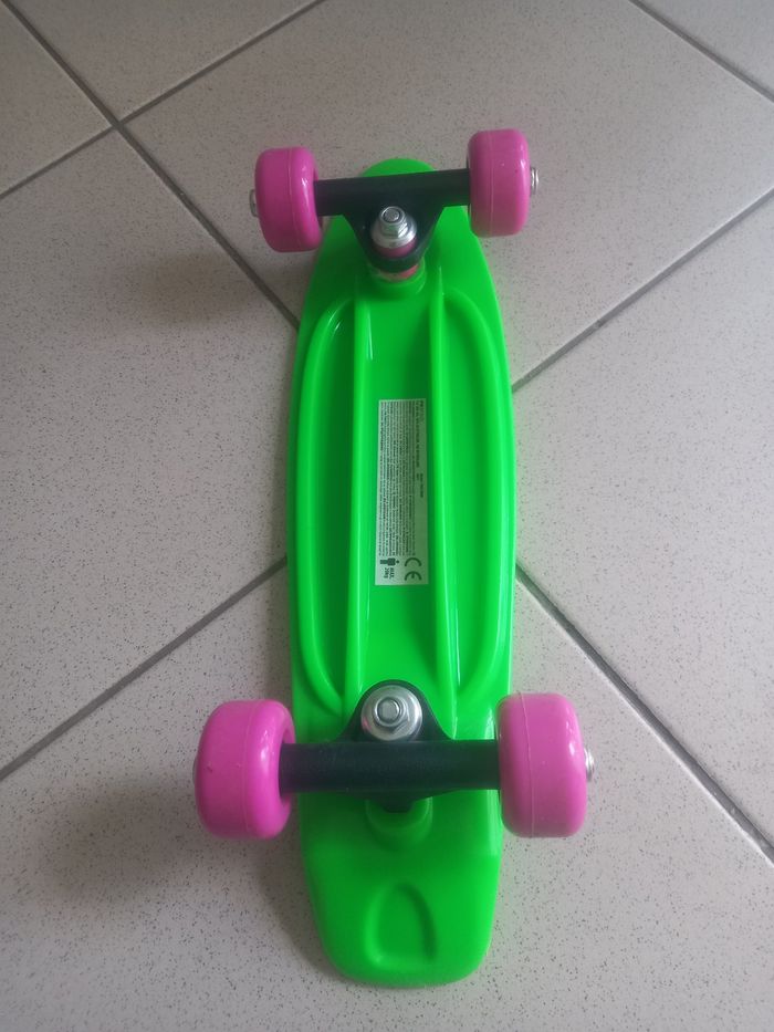 Petit skateboard - photo numéro 2