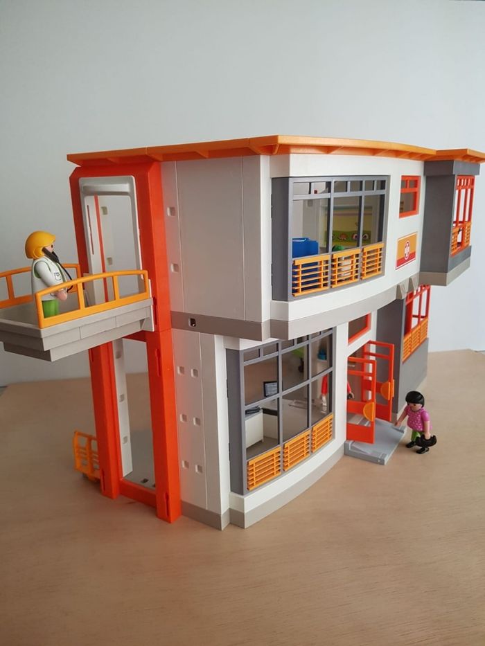 Playmobil hôpital aménagé avec docteur et accessoires - photo numéro 10