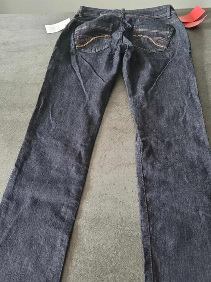 Jean bleu camaïeu 38 neuf - photo numéro 12