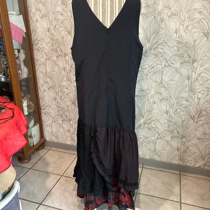 Robe longue noire et rouge - photo numéro 2