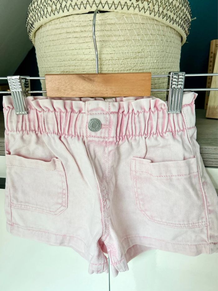 Short jean H&M rose, 4 ans - photo numéro 2