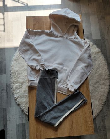 🌸 Tres joli ensemble de sport 🌸 taille 10 ans