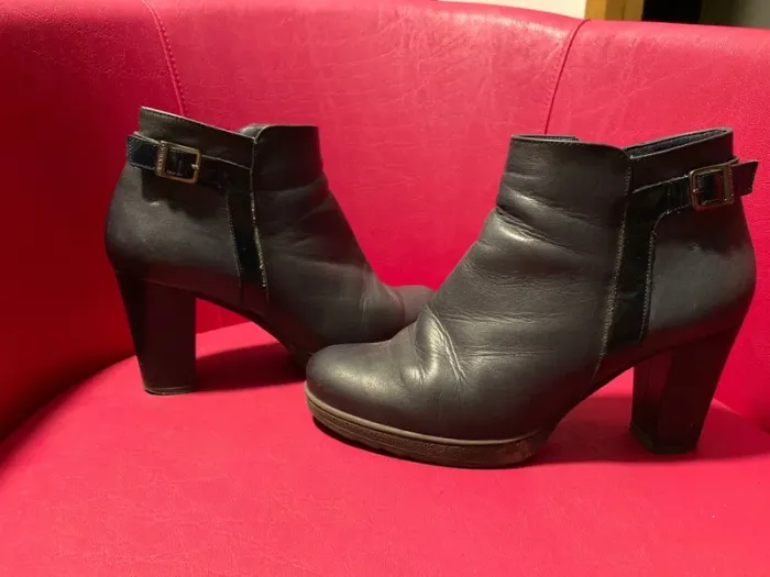 Bottines en cuir bleu marine taille 38 - photo numéro 2