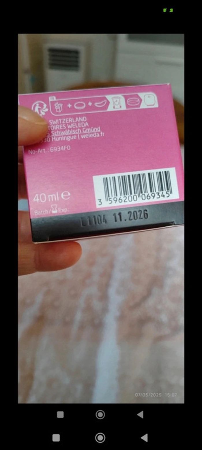 Weleda Crème de nuit lissante Rose musquée & Thé blanc 40ml
Neuf emballé scellé - photo numéro 3