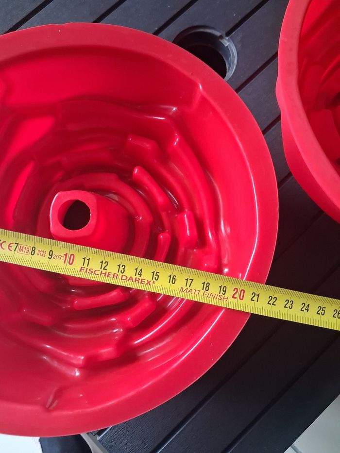 Moule en silicone rouge "Fleur" en tres bon etat - photo numéro 8