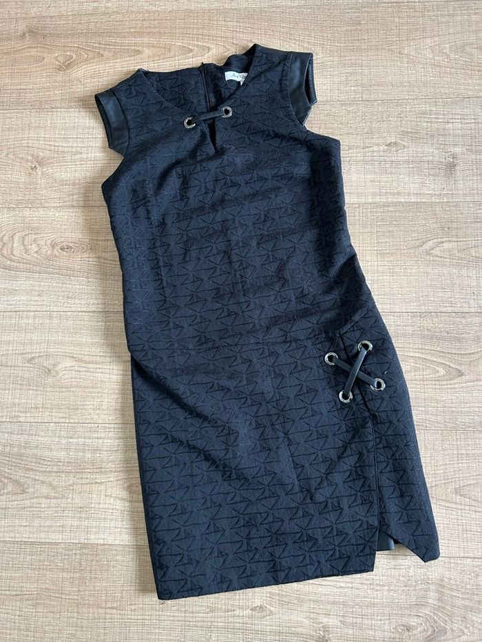 Robe noire avec simili cuir Jus d’Orange taille 3 état satisfaisant (avec défaut) - photo numéro 7