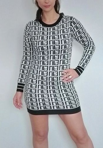 Mini robe pull hiver chic noire et blanche TU