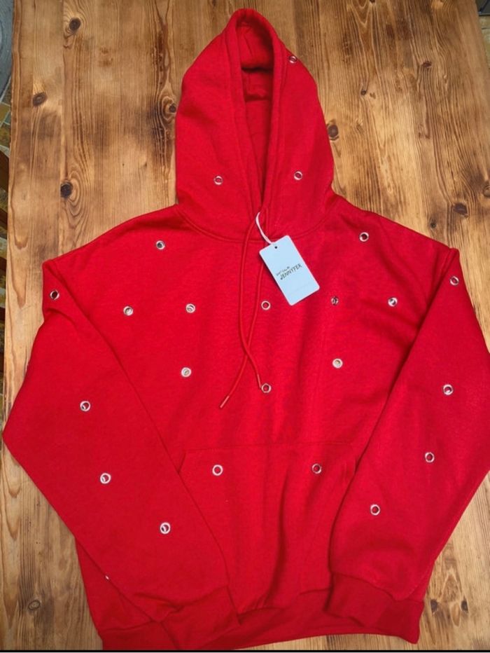 Pull avec capuche en rouge pour femme - photo numéro 3