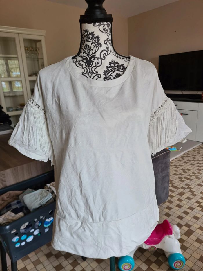 T shirt haut top 46/48 broderie resille blanc Kiabi XL