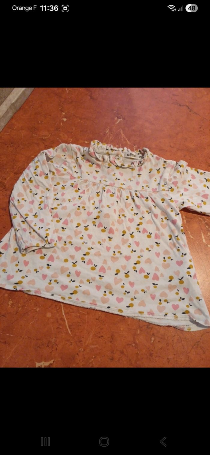 T.shirt fille taille 24 mois