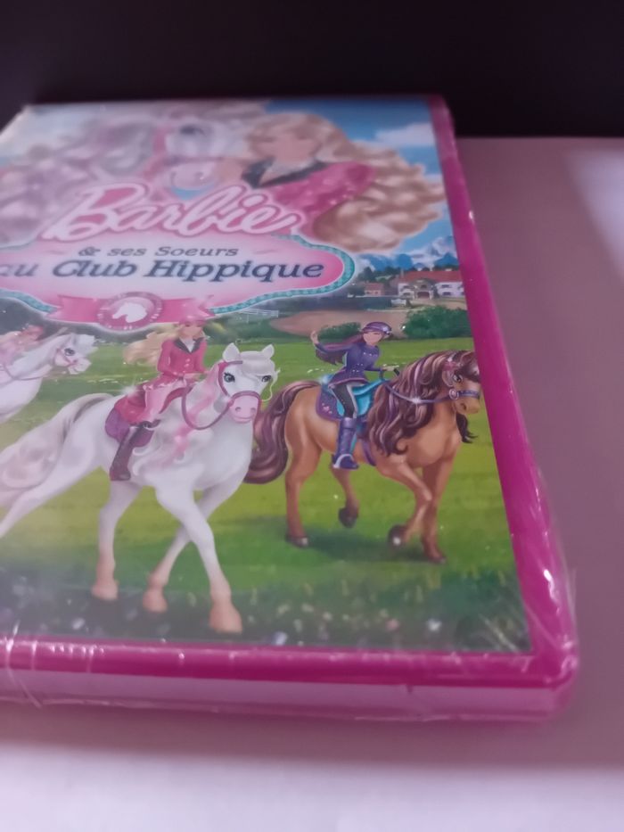 Dvd barbie et ses soeurs au club hippique. Neuf sous emballage - photo numéro 4