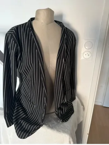 Blazer noir à rayures blanches – Taille S