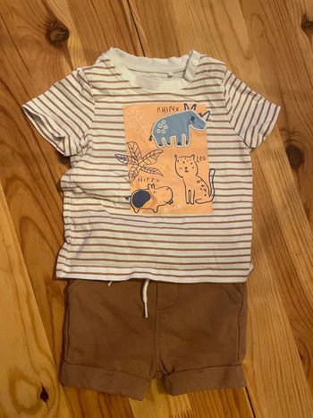 Ensemble tee shirt et short