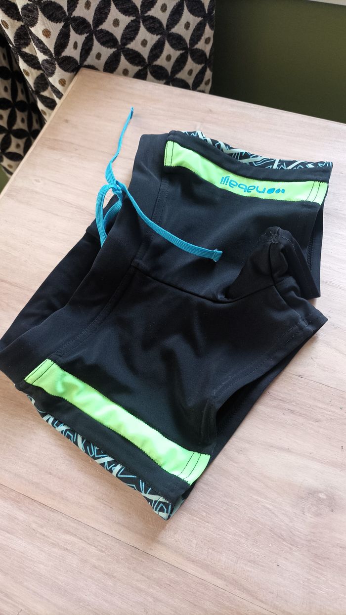 Short de bain Garçon 8 ans TBE Decathlon piscine vacances natation