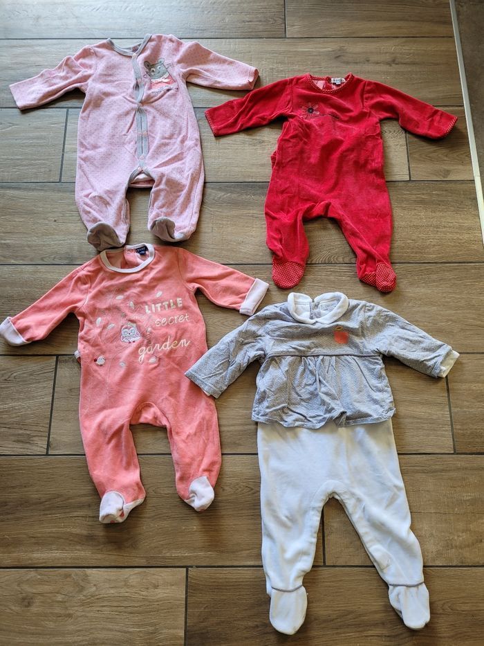 Lot pyjamas 9 mois