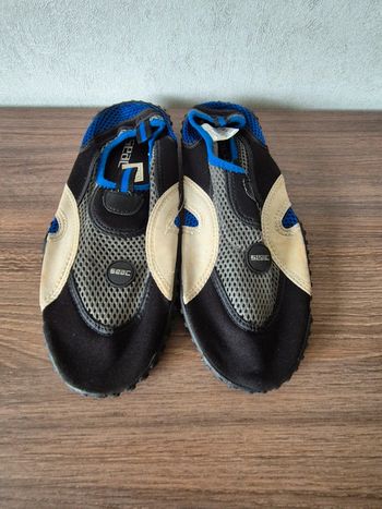 Chaussons aquatiques pointure 42 / 43