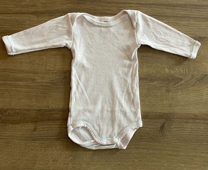 Lot 5 bodys Petit Bateau - photo numéro 4