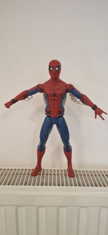 Figurine Marvel – Spider-Man 30 cm (parlante + articulée)