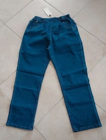 Pantalon droit taille élastiquée en maille confort effet denim contenant du coton