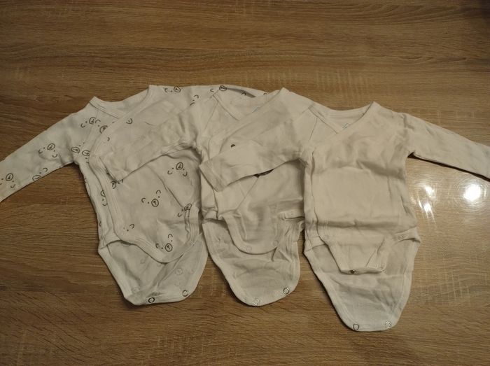 Lot de 3 bodies 1 mois