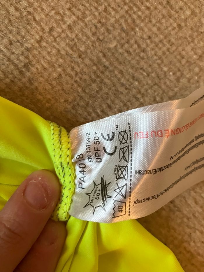 T-shirt manches longues anti UV taille 6/8 ans - photo numéro 3