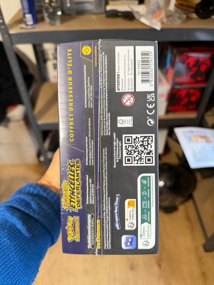 Etb Pokémon étincelles déferlante EV8 (défaut) - photo numéro 6