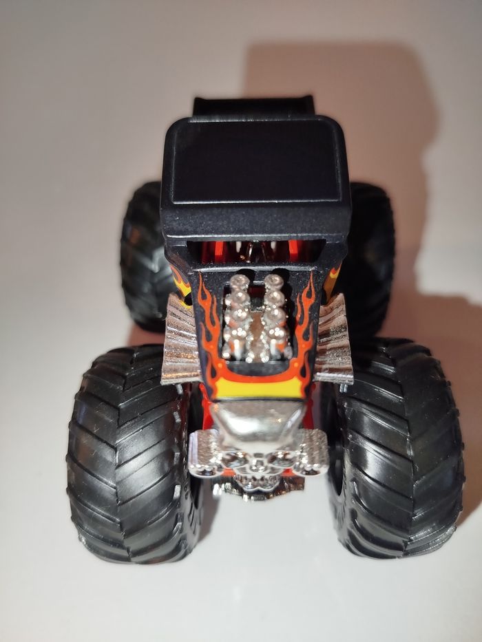 Wheels Monster Truck Bone Shaker 2023 - photo numéro 3