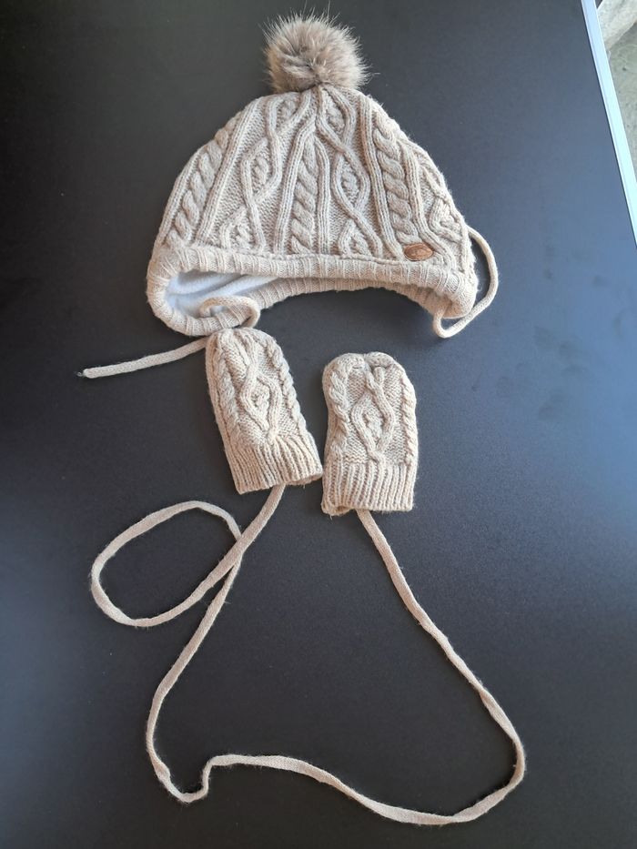 Ensemble bonnet et moufles