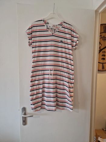 Robe été femme blanc à rayures avec dos ouvert taille 36 TBE Adidas