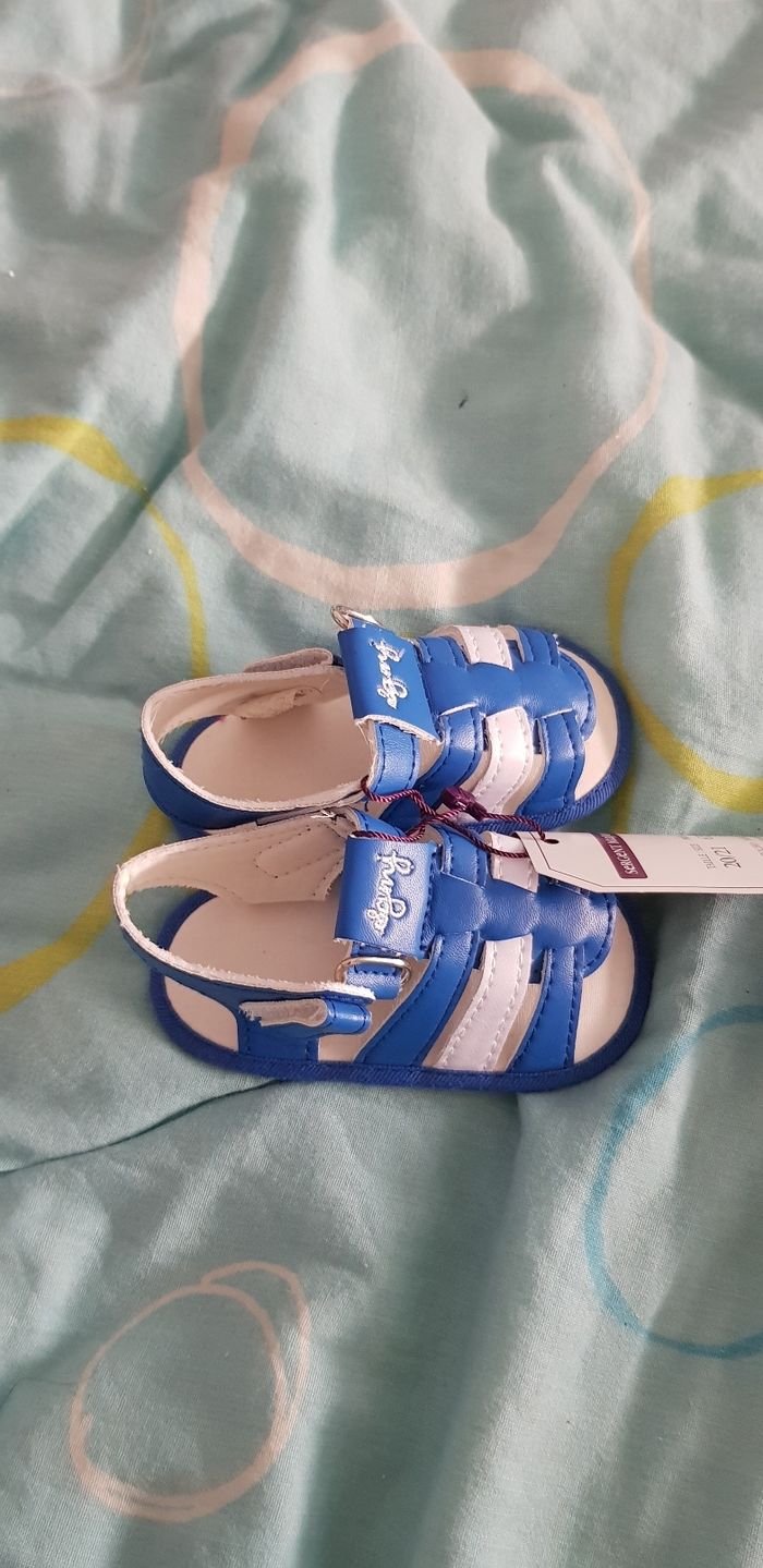 Chaussure bebe taille 20/21 neuf Achat occasion Autres