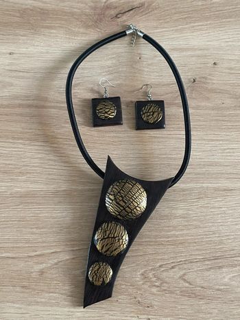 Parure ébène et or : collier + boucles oreilles