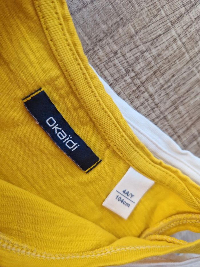 Lot de 2 T shirts Okaïdi 4 ans en très bon état - photo numéro 3