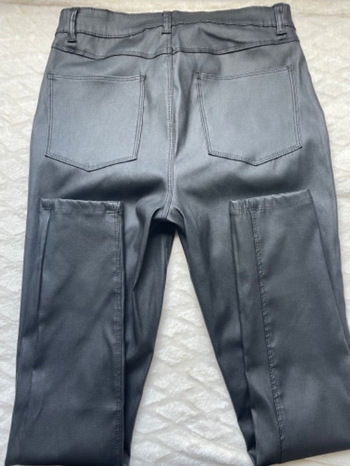 Pantalon simili