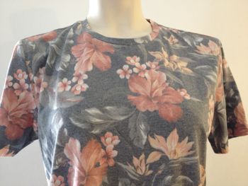 T shirt floral ✧ col rond ✧ manches courtes ✧ look masculin ✧ taille 36 ✧ Teddy Smith