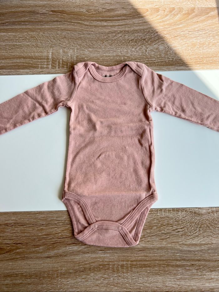 Lot bodies manches longues fille 12 mois - photo numéro 2