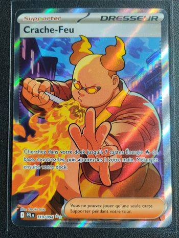 Carte pokémon crache-feu dresseur full art PFL 119/094 flammes fantasmagoriques FR