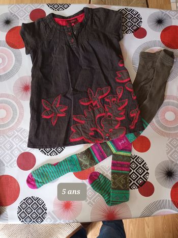 Robe et collant Taille 5 ans