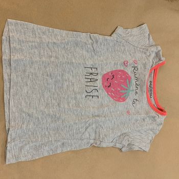 TEE shirt gris motif fraise