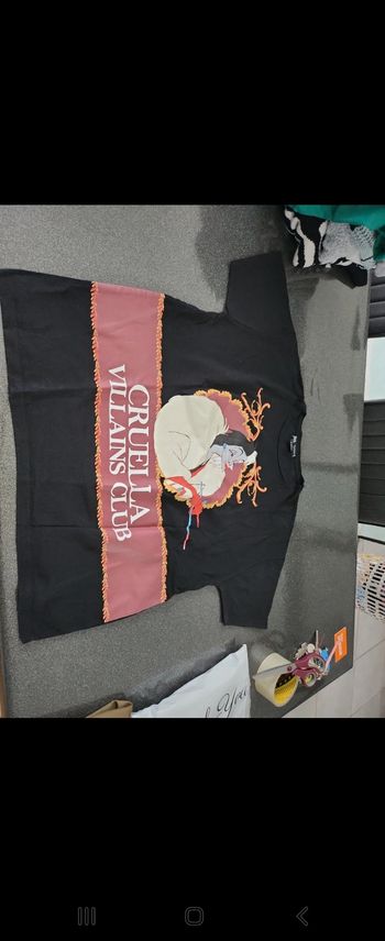 T shirt noir Cruelle d'enfer Zara